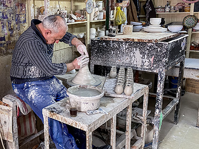Hebron Pottery
